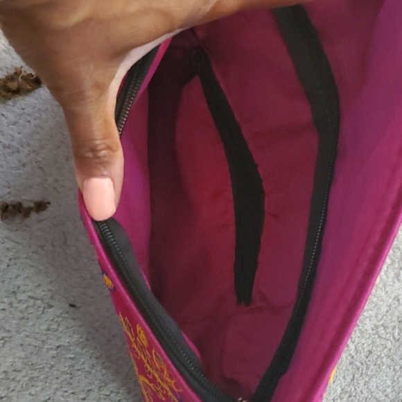 Embroidered purse - Picture 3 of 5